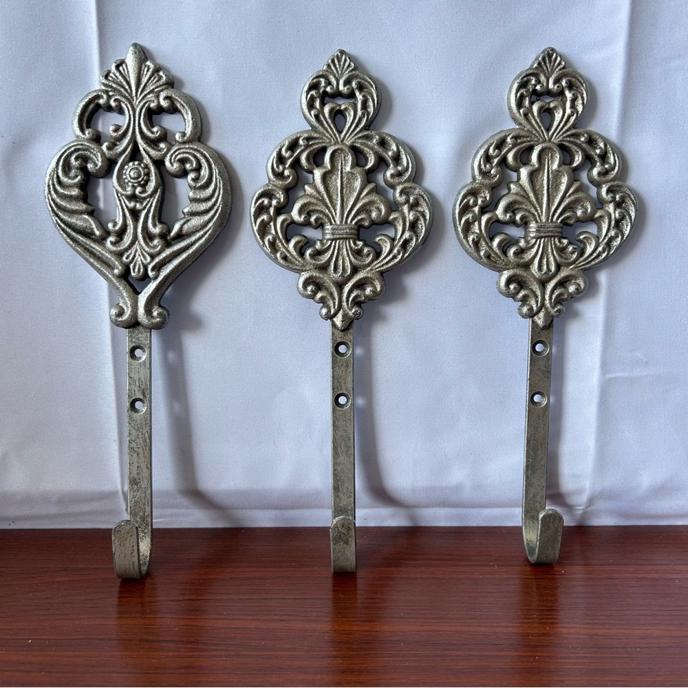 Vintage Shabby Chic Cast Iron Decorative WALL COAT HOOKS Rustic Charm SET OF 3
